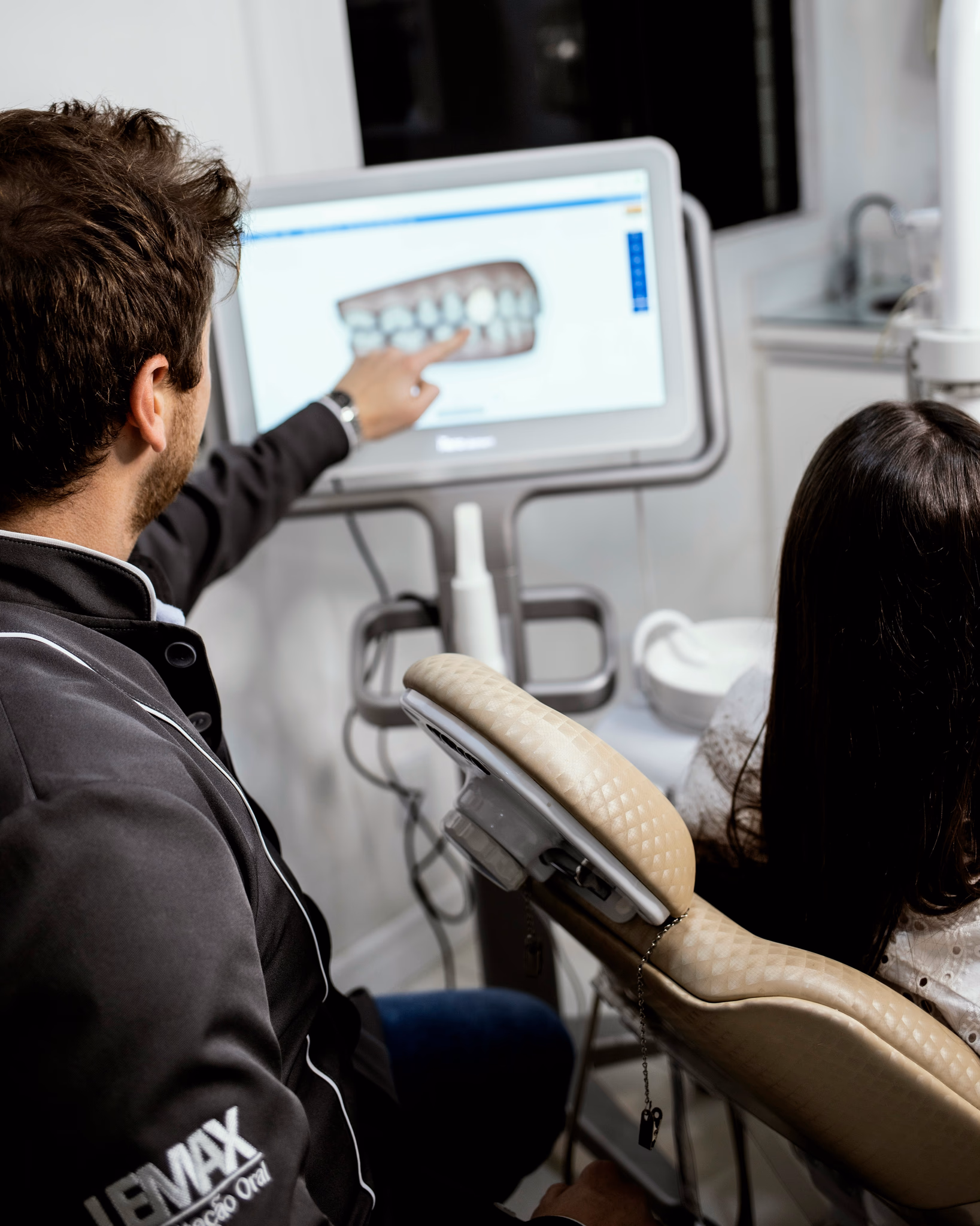 How Much an Emergency Tooth Extraction Costs in the UK