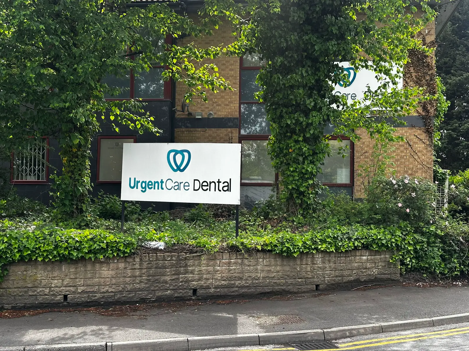 UrgentCare Dental signage